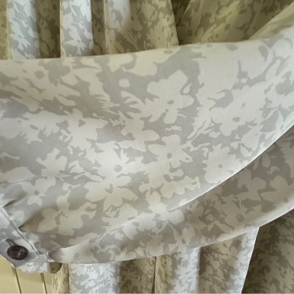 Laundry by Shelley Segal summer blouse. Grey & white print,new condition, size L - Picture 4 of 5